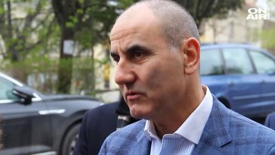 Цветанов завежда дела заради коментарите за апартаментите му