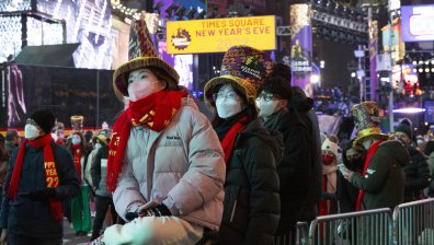 САЩ посрещат новата година с ограничени празнични събития и отменени полети