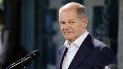 Шолц: Необходими са дипломатически усилия за прекратяване на войната в Украйна