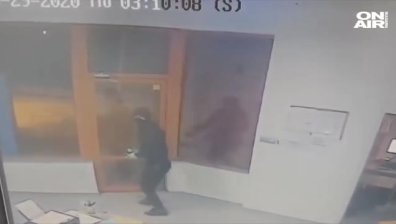 Арестуваха двама, ограбили бензиностанция в село до Пазарджик