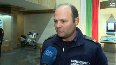 Български пожарникари: Трудно е, когато възможността да помогнеш е малка