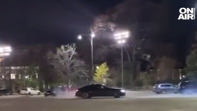 Взеха книжката на шофьор след дрифт пред катедралния храм "Св. Александър Невски"