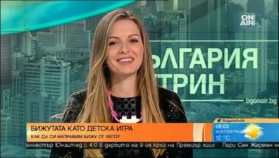 Цветни, модерни и нестандартни - Анелия Сеизова създава бижута от LEGO
