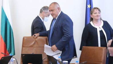 Борисов събра министрите на извънредно заседание