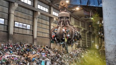 Транспортът тръгна, боклукът остава: Нова криза чука на вратите на столичани (ВИДЕО)