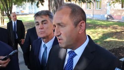 Радев за министерските оставки: Отговорността е изцяло на Борисов!