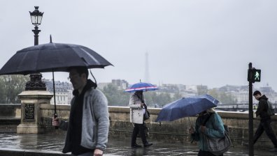 "Кърк" удари много тежко Франция и взе жертва