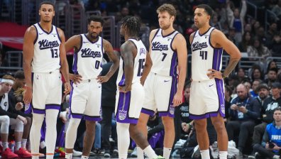 Везенков се завърна с 11 точки при тежка загуба на "Сакраменто Кингс"