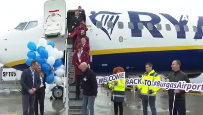 Месец по-рано: Първите туристи пристигнаха в Бургас