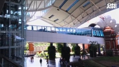 Международното летище на остров Бали остава затворено