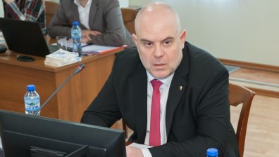Гешев: Да се бият полицаи не е признак за демократичност