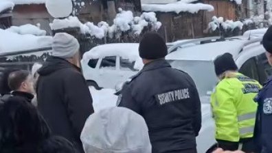 Бесни троянци пред енергото: Излез като мъж и кажи защо нямаме ток (+ВИДЕО)