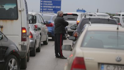 Отново километрично задръстване на изхода на София на АМ "Тракия"