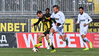 Заради автогол "Ботев" (Пловдив) изпусна победата срещу "Хебър" (Пазарджик)