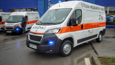 Трагедия: Американец скочи от блок в Добрич, уби себе си и пешеходец