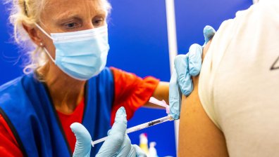 Белгийци масово се ваксинират срещу маймунска шарка във Франция