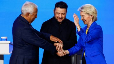 Фон дер Лайен приветства окончателното одобрение на 90 млрд. евро за Украйна