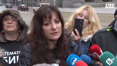 Майките ще продължават да протестират до официалното гласуване на оставката на Симеонов