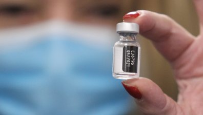 Министър Ангелов: Масовата ваксинация може да започне преди май