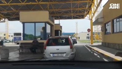 Опашки на Дунав мост бавят водачите заради неплатени глоби 