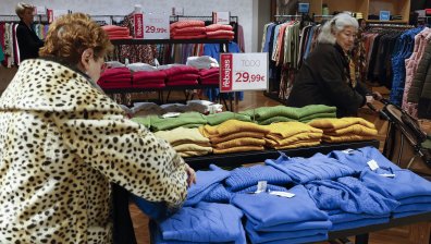 Коледни намаления през януари: Търговци "разчистват" инвентара