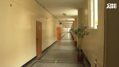 Объркване в училищната система заради недоставените тестове 