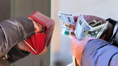 От "чий е Крим" до връщане на лева: Сблъсък на идеологии между БСП, "Възраждане", "Прогресивна България" и ПП-ДБ