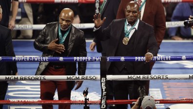 Холифийлд готов да излезе на ринга срещу Тайсън в благотворителен мач