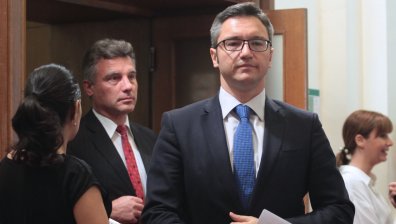 Вигенин: Против сме изпращането на оръжие за Украйна, косвено ни прави част от конфликта