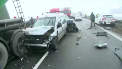 Заради времето: 32-ма ранени при две верижни катастрофи в Полша