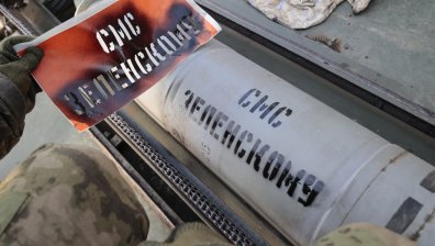 Руски военни изстреляха SMS до Зеленски