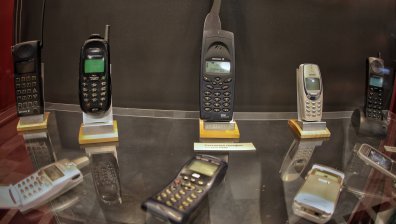 Миналото среща бъдещето в изложбата "От Флинтстоун до смартфон"