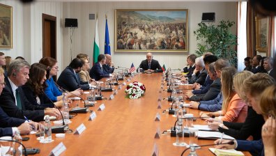 Радев пред Кенет Мертен: Двустранното партньорство в инвестициите е ключово в сътрудничество ни