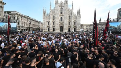 Погребение с държавни почести: Изпращат Берлускони в последния му земен път (+СНИМКИ)