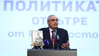 Костов разказва за опита си на политическата сцена в новата си книга "Политиката отвътре"