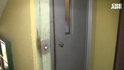 Етажна собственост в Русе осъди касиерка на вход
