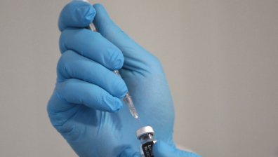 ЕС призова всички над 40 г. спешно да си поставят подсилваща доза ваксина