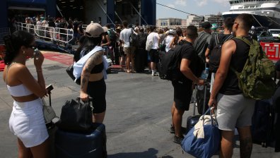 Ферибот със 116 души на борда потъна край бреговете на Гаяна