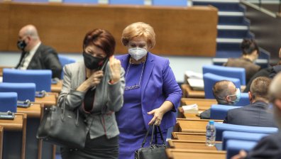 Депутатите се събраха, за да решат кога ще е последното им заседание