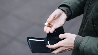 НСИ: Двуцифрена инфлация и растящи цени през март