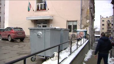 Общинари борят мръсния въздух в София със събиране на стари дрехи