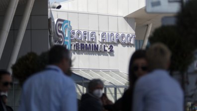 Близо 3,5 млн. пътници са преминали през столичното летище за 6 месеца