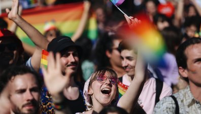 Протестиращи осуетиха прожекция на филм, свързан със "София прайд": Скандирали обидни думи 