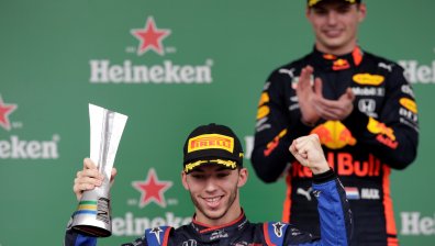 Верстапен триумфира на "Интерлагос" в Бразилия