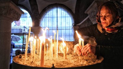 На Лазарска задушница жените месят погача с мед и варят жито