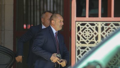 Президентът Румен Радев дойде на "Дондуков" 2