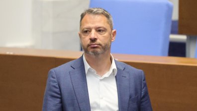 Делян Добрев се оттегля от ГЕРБ: След 20 години в политиката е време да дам път на младите