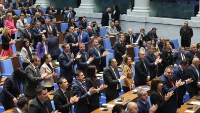 Депутатите приеха окончателно на второ четене удължителния закон за бюджета