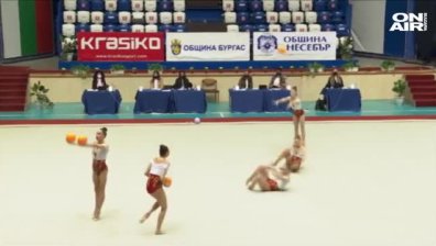 Ансамбълът ни представи за пръв път новите съчетания с бухалки и обръчи