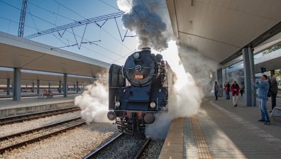 БДЖ пусна специален локомотив в Деня на Независимостта